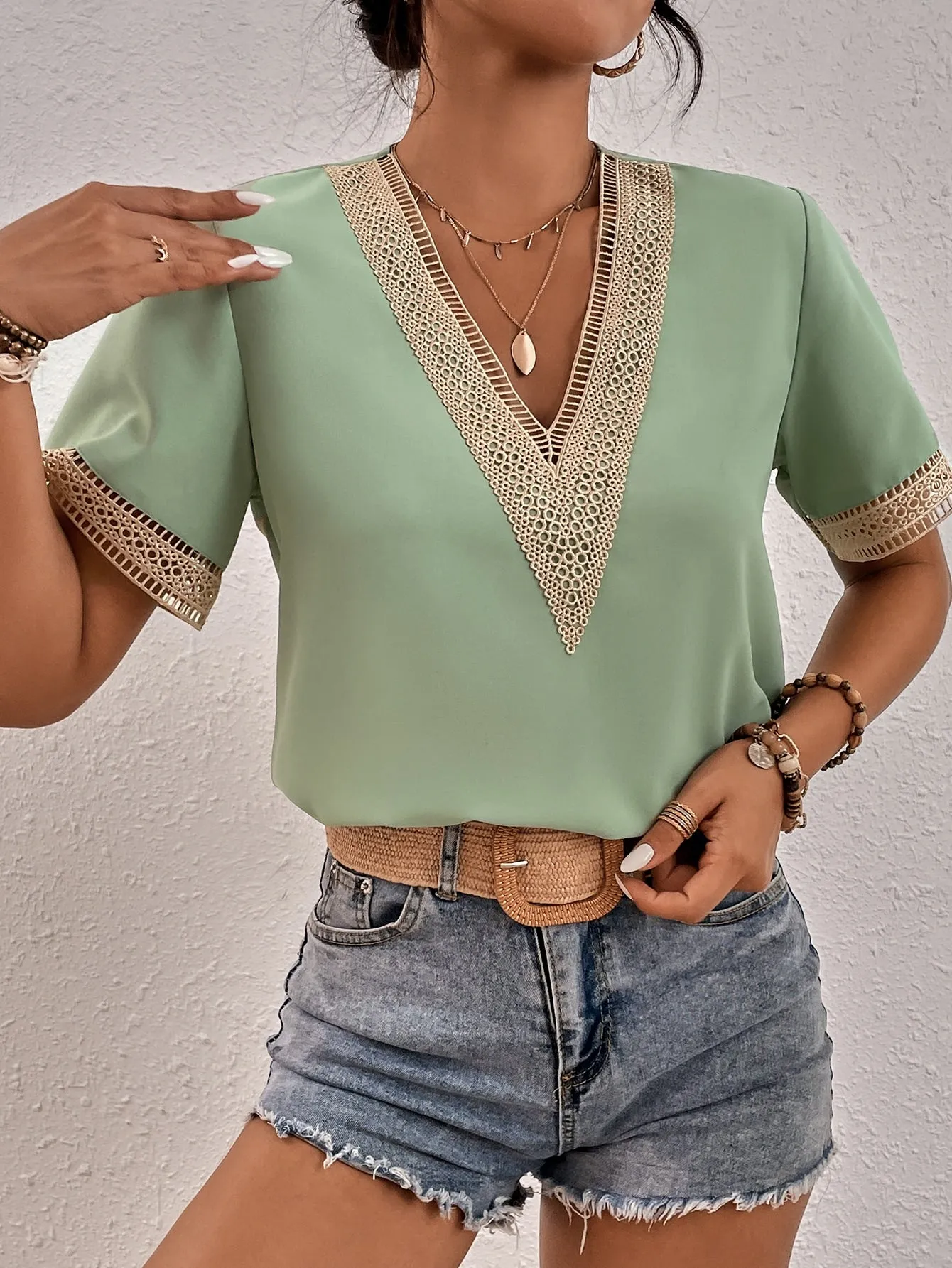 Contrast Guipure Lace Blouse
