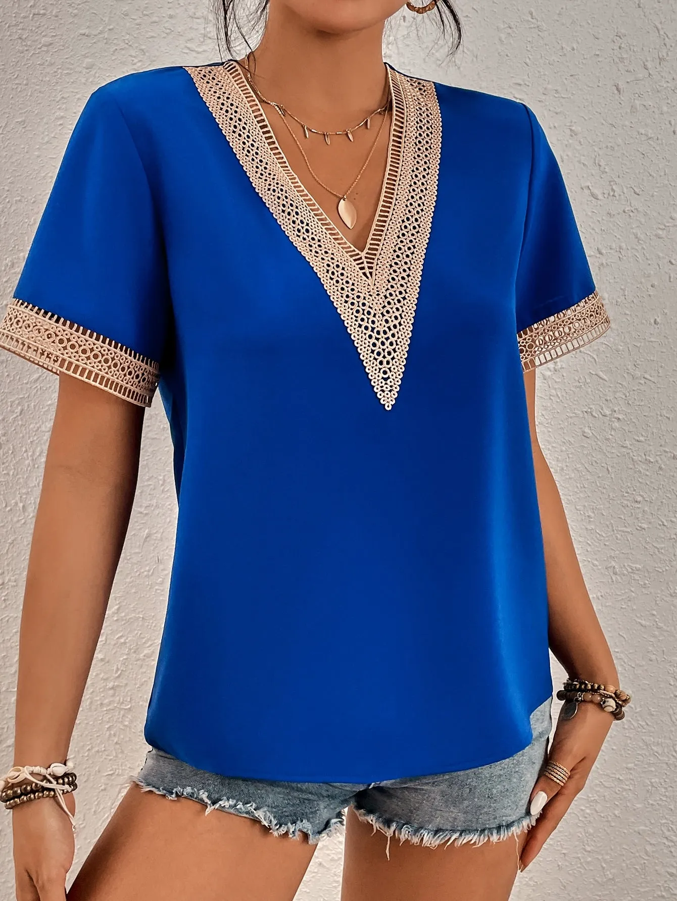 Contrast Guipure Lace Blouse