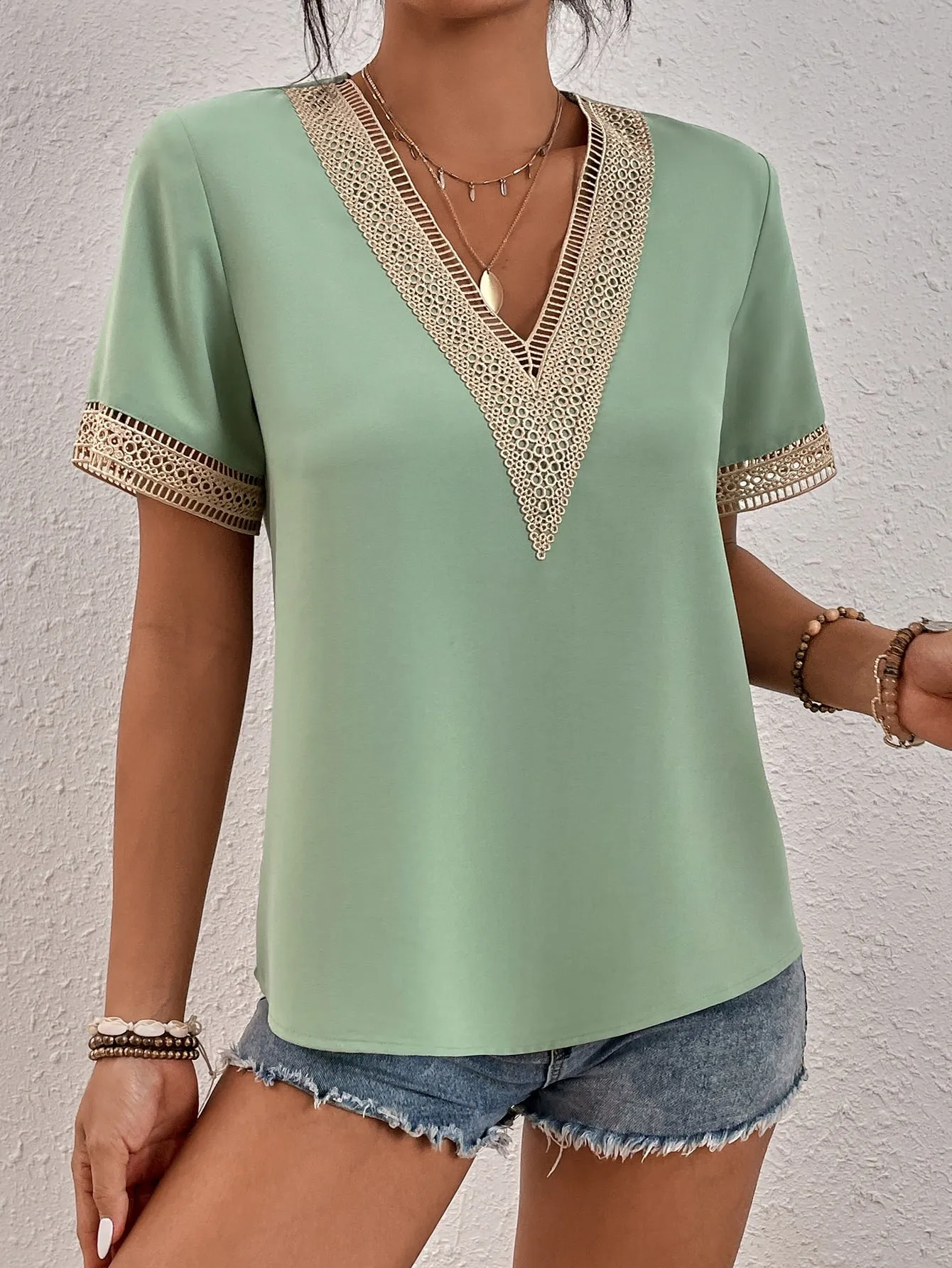 Contrast Guipure Lace Blouse