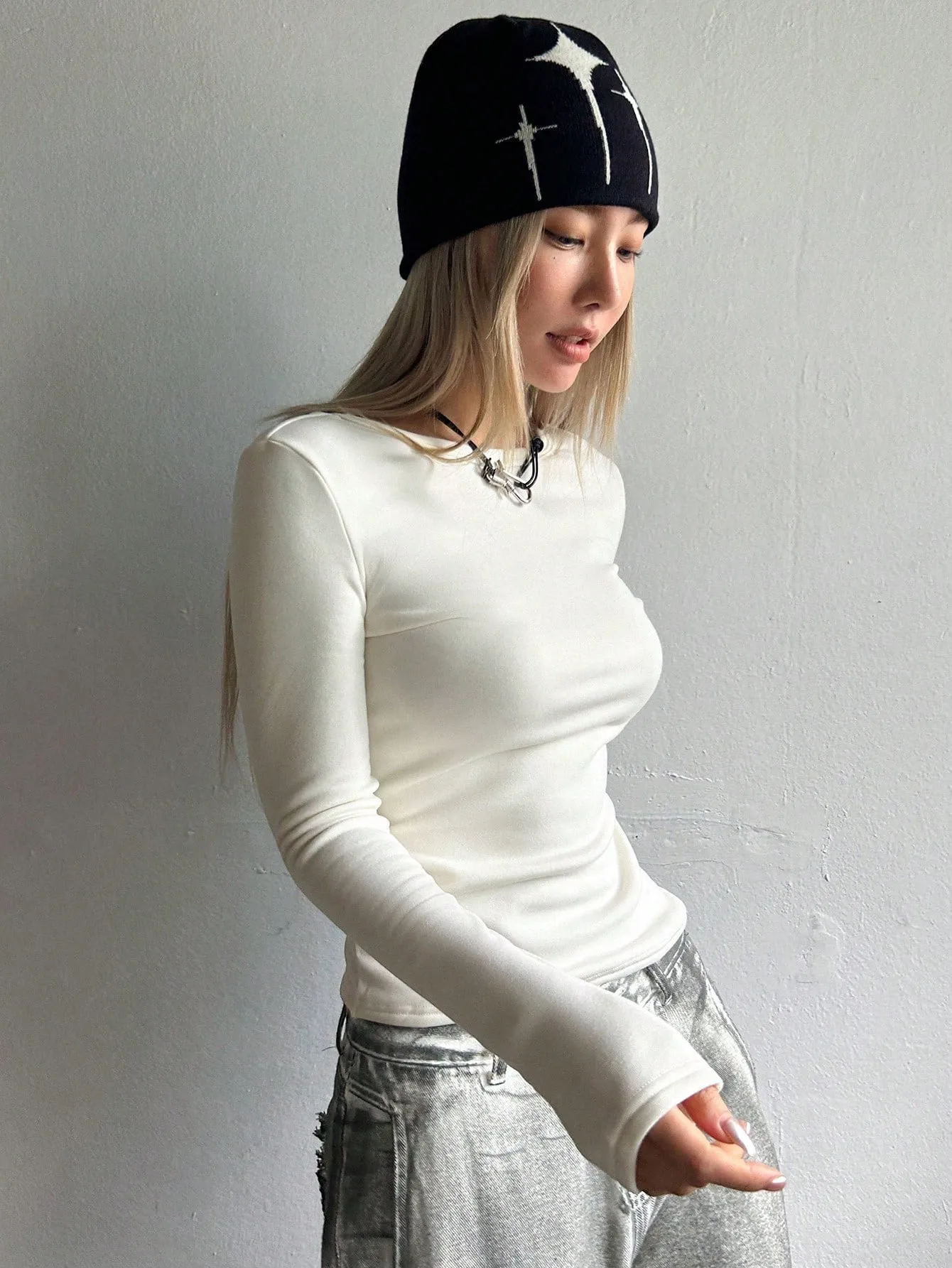 DAZY Solid Round Neck Tee