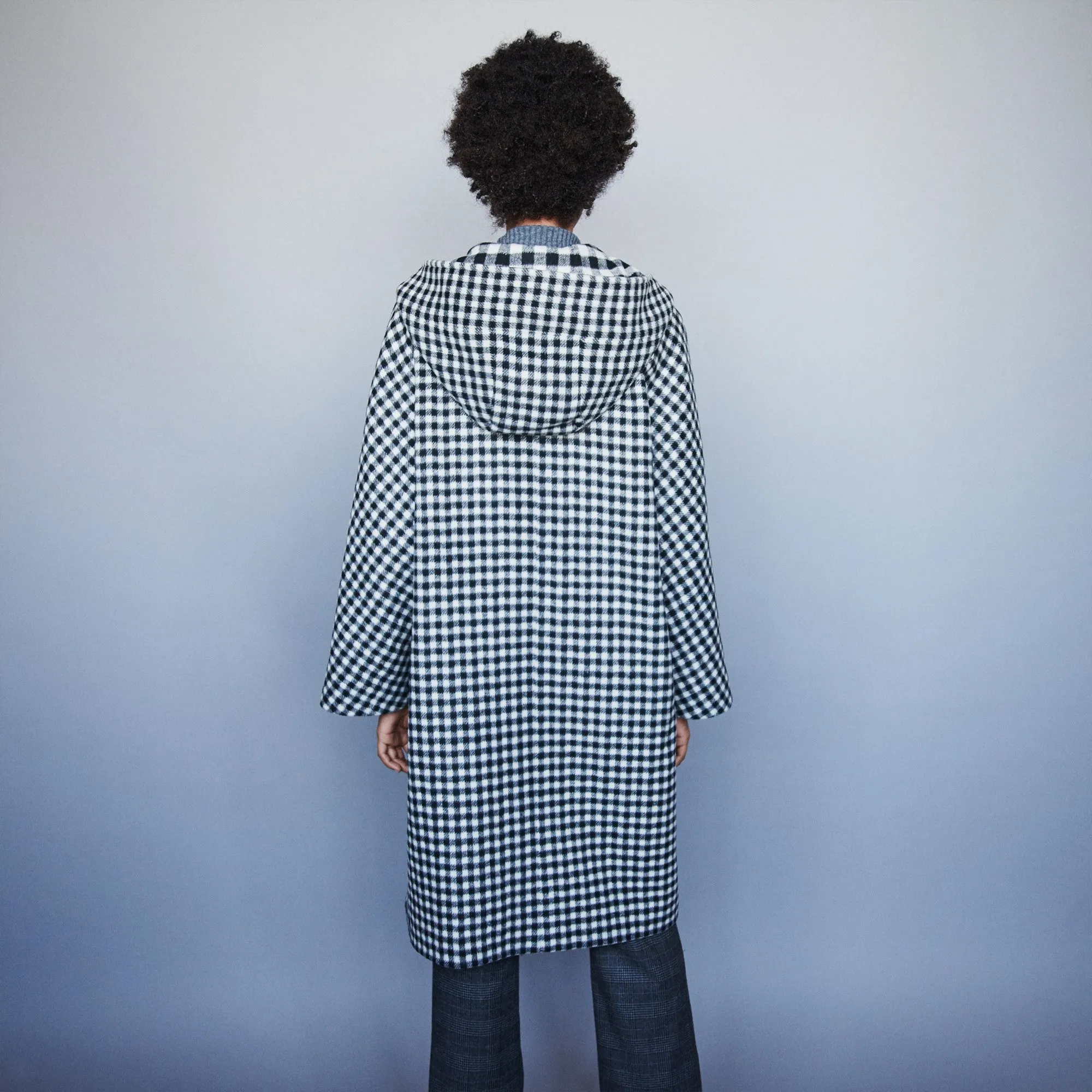 Goga Outerwear - Black / White