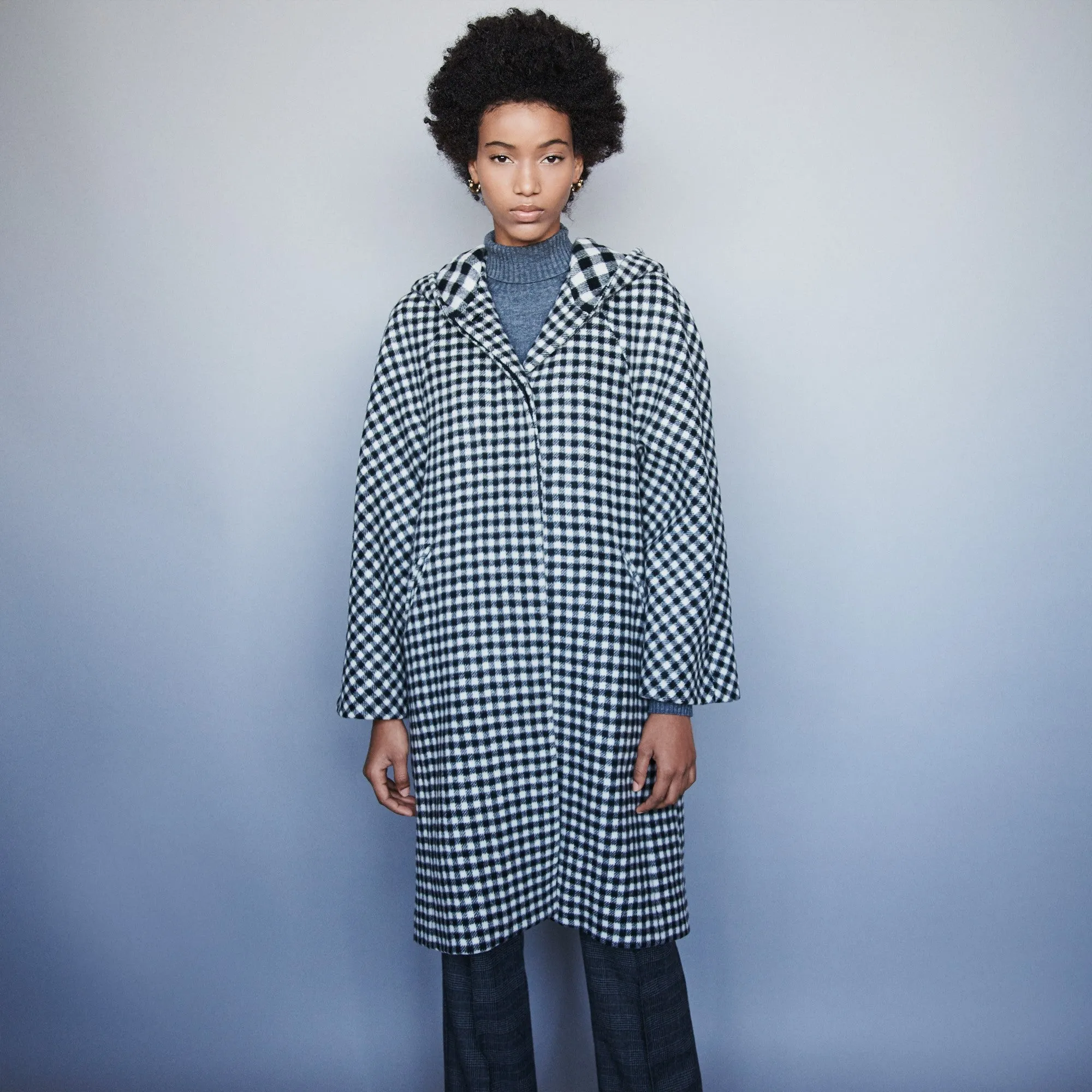 Goga Outerwear - Black / White