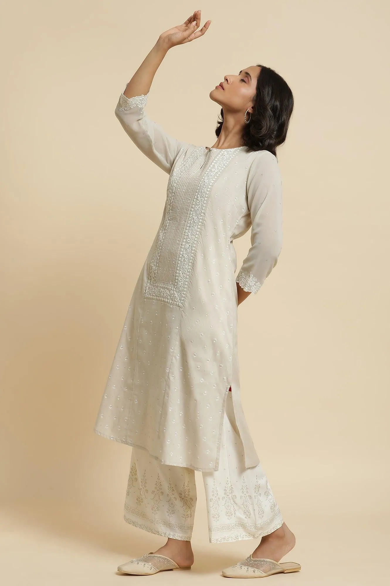 Grey Embroidered Kurta & Parallel Pants Set