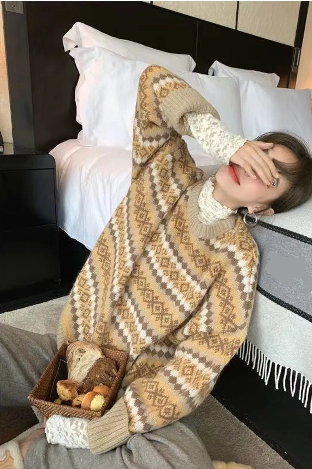 KittenAlarm - Loose Argyle Pattern Knitted Warm Sweater