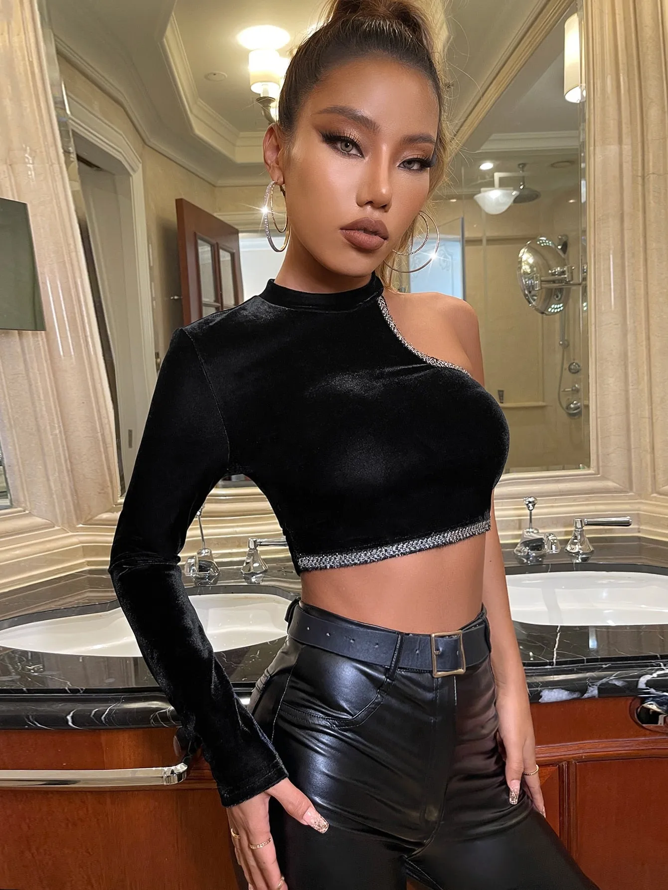 SHEIN BAE Asymmetrical Neck Contrast Tape Crop Velvet Tee