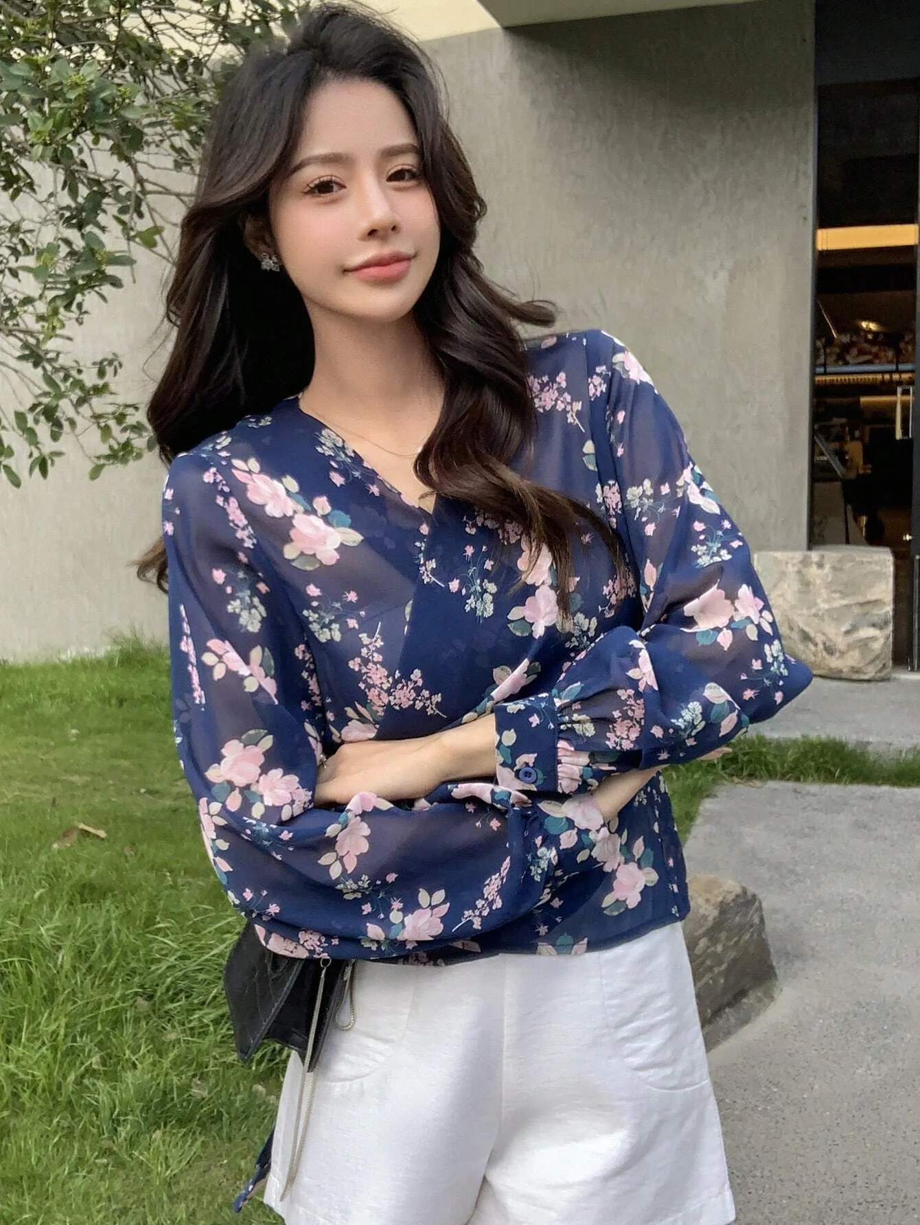 SHEIN DAZY Floral Print Surplice Neck Lantern Sleeve Blouse
