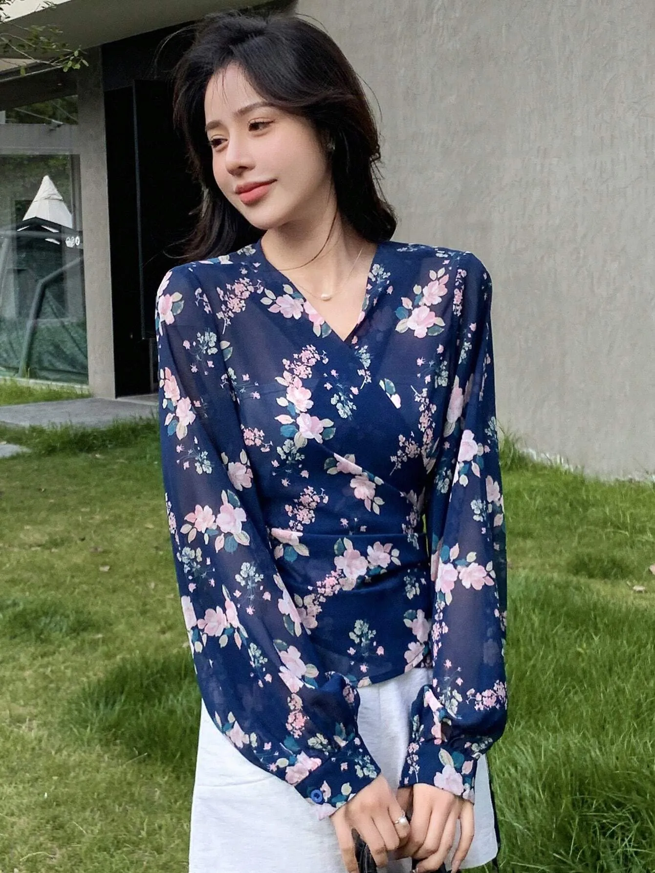 SHEIN DAZY Floral Print Surplice Neck Lantern Sleeve Blouse