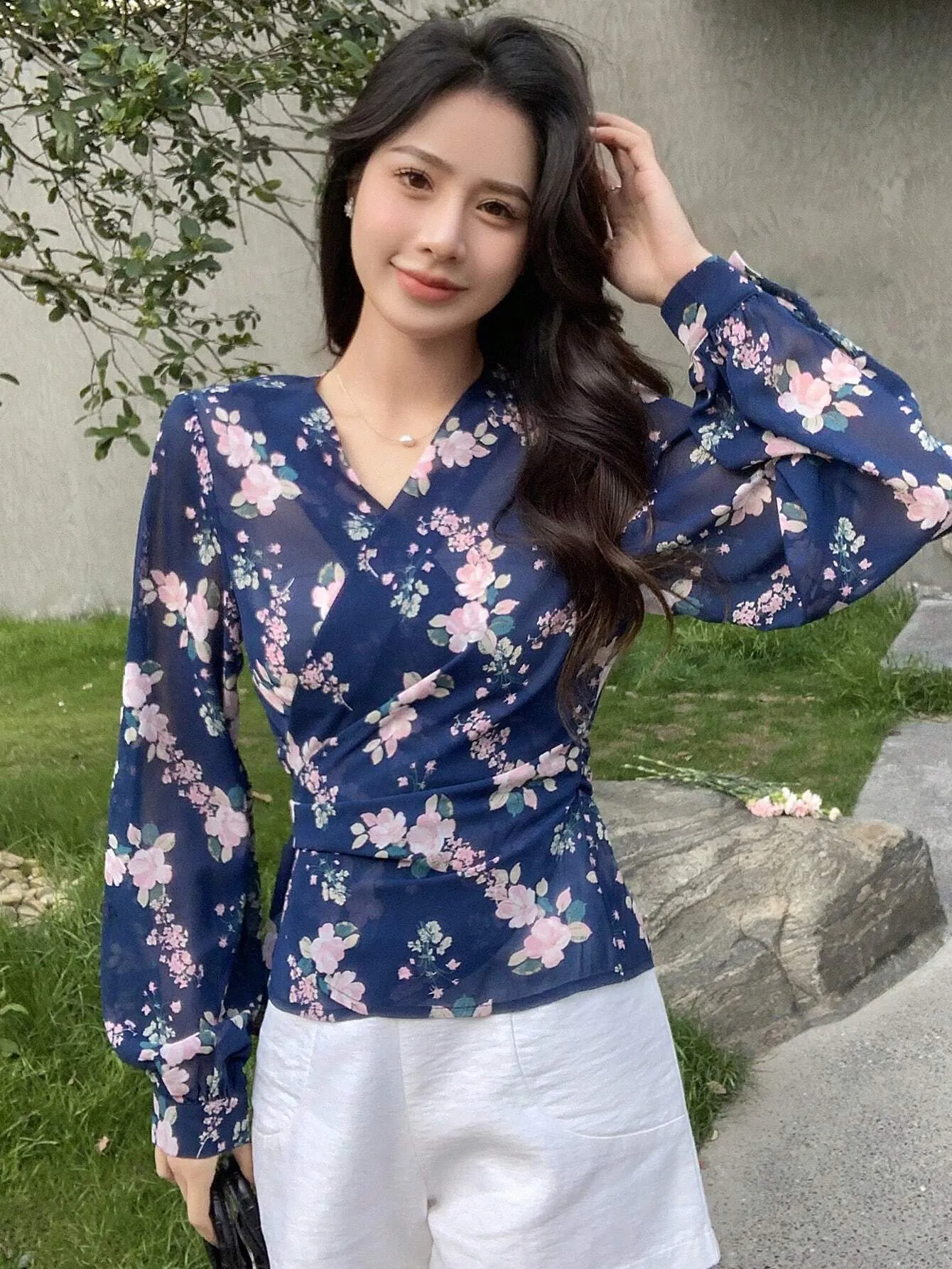 SHEIN DAZY Floral Print Surplice Neck Lantern Sleeve Blouse