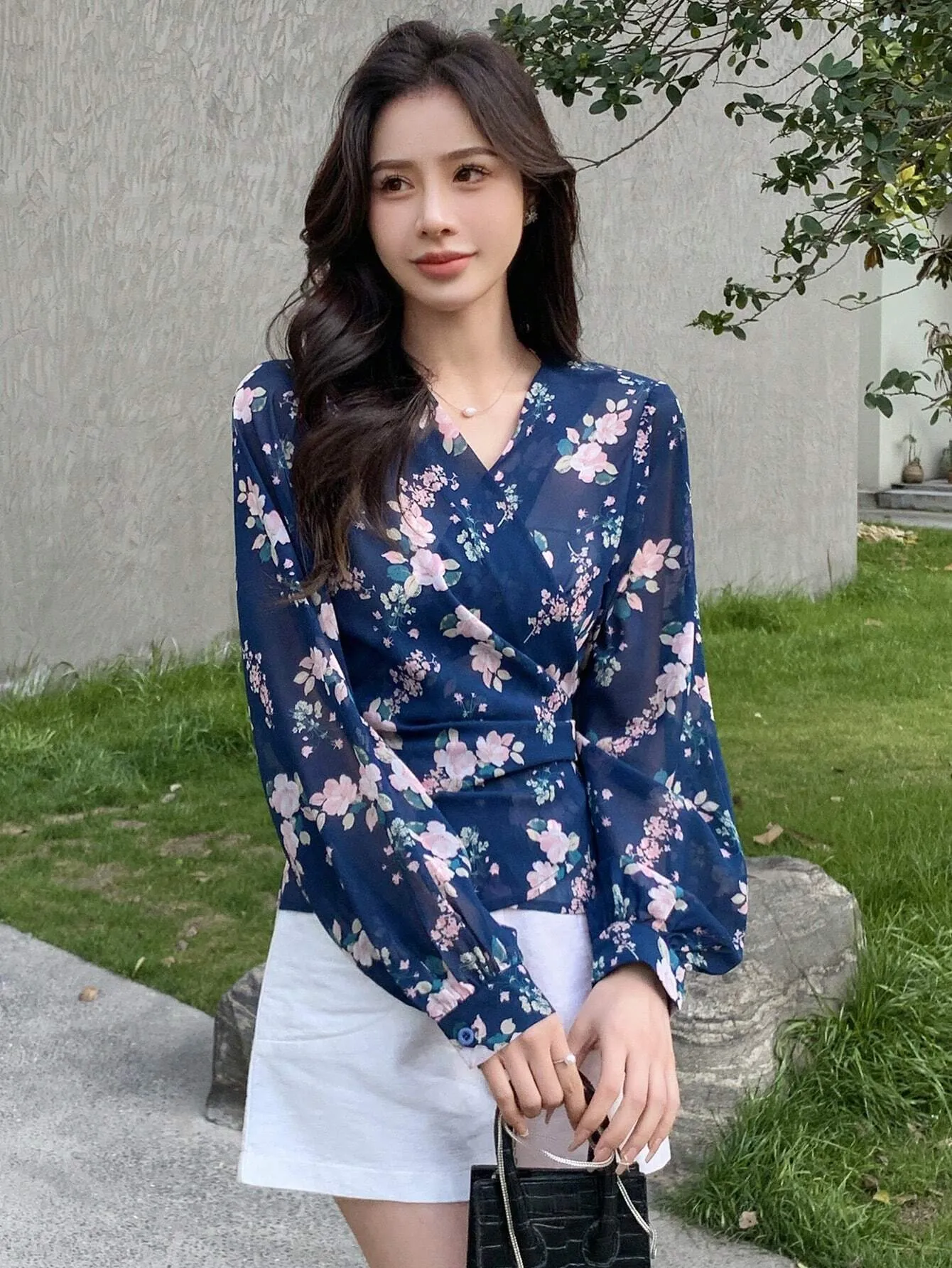 SHEIN DAZY Floral Print Surplice Neck Lantern Sleeve Blouse