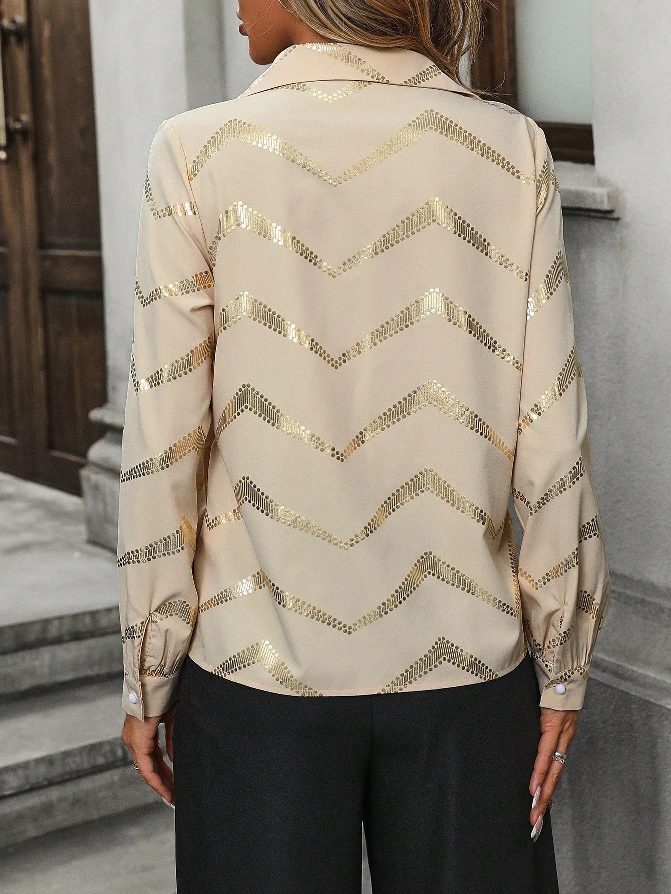 Women'S Lantern Sleeve Shirt With Gold Printed Pattern