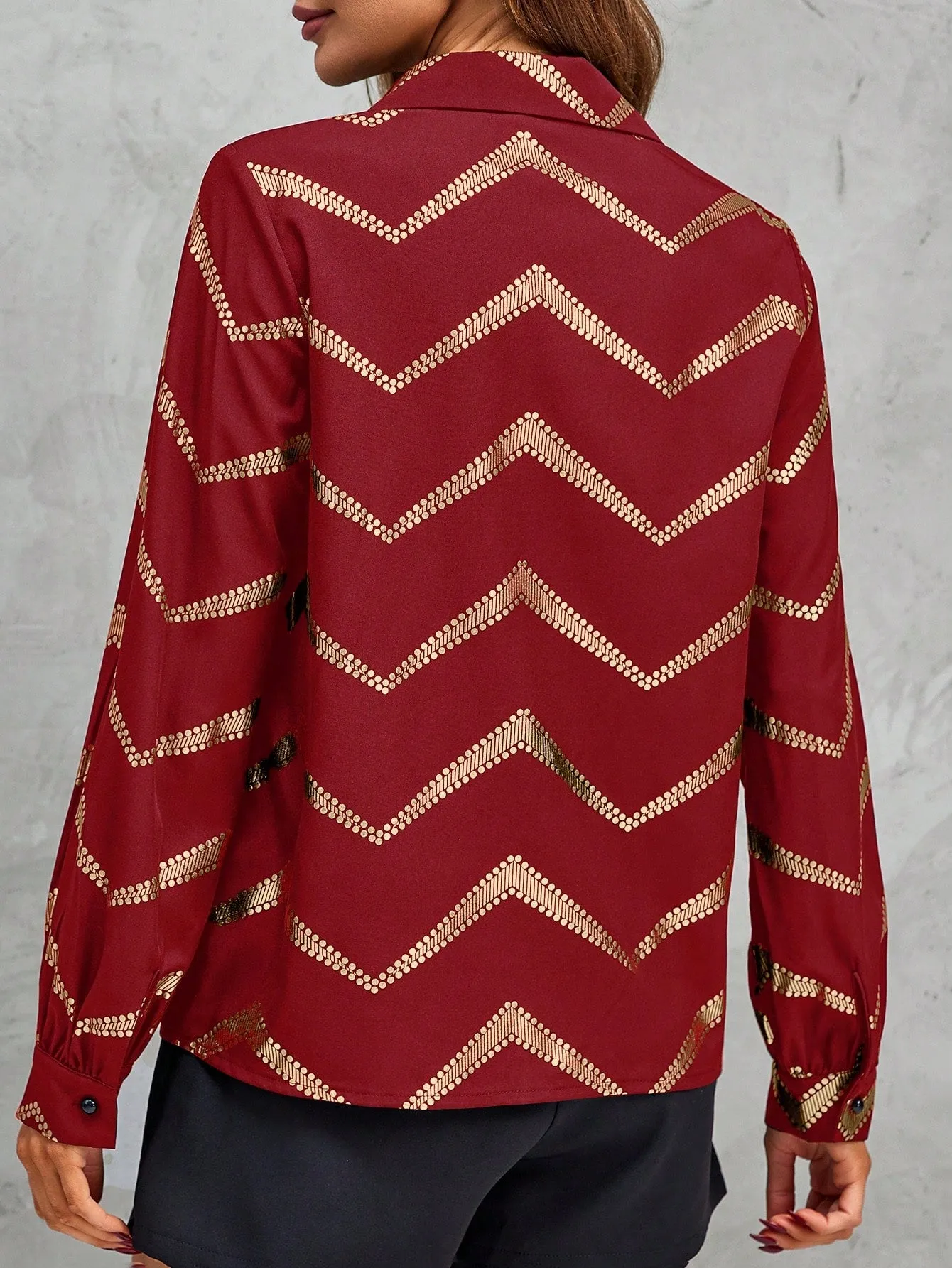 Women'S Lantern Sleeve Shirt With Gold Printed Pattern